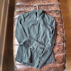 Women’s Lululemon khaki green fitted zip up jacket size 8
